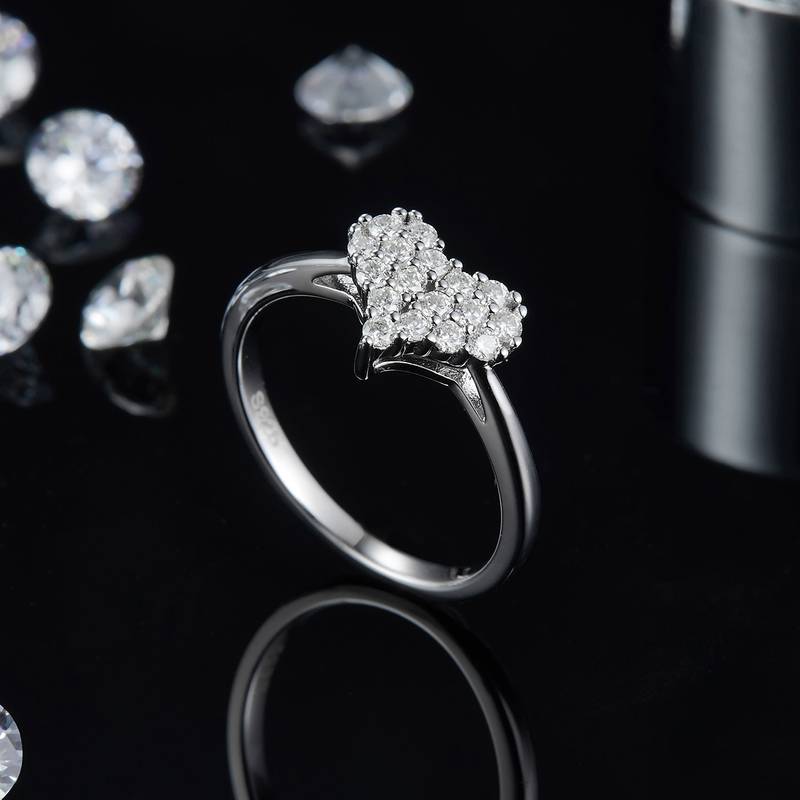 一见倾心S925银镀白金Moissanite厘石33分D级